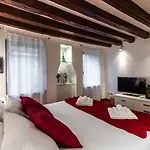 Doge\'s Palace Suite R&R